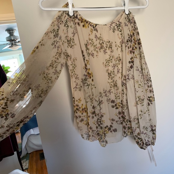 Aritiza Talence Printed Balloon top - Picture 6 of 6